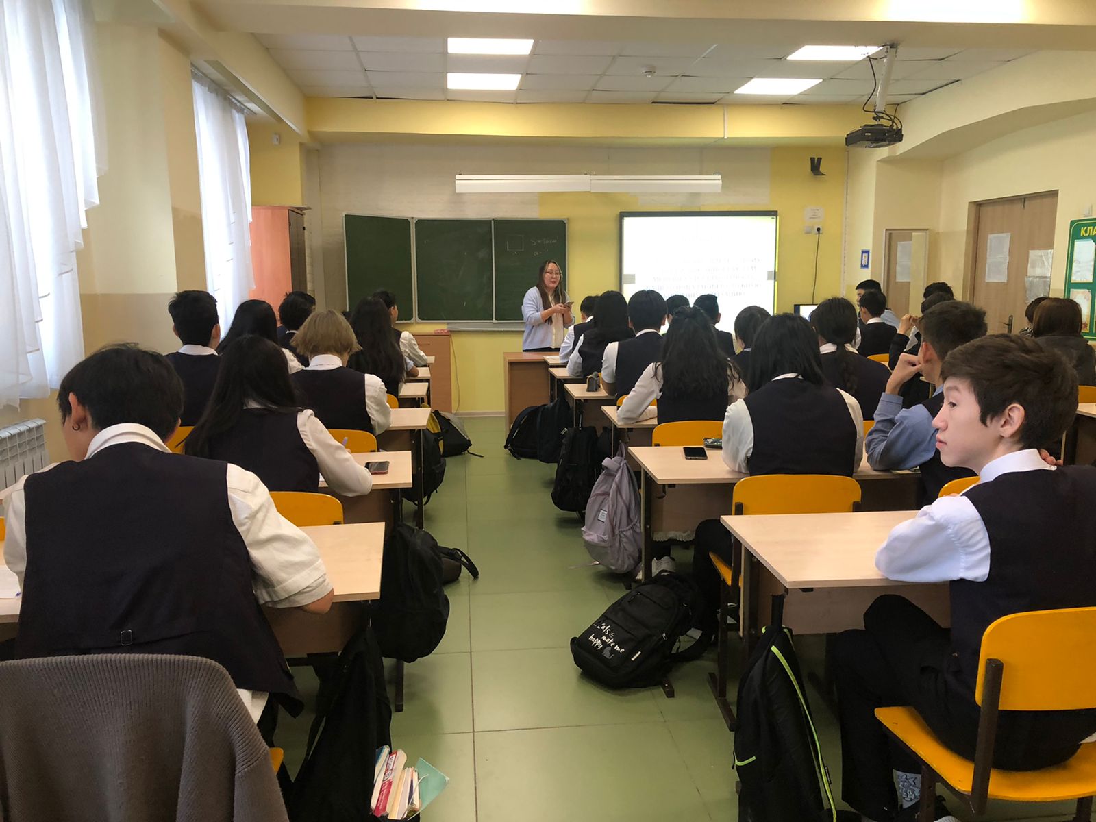 Учащиеся СОШ №17 ознакомились с правами и обязанностями подростков