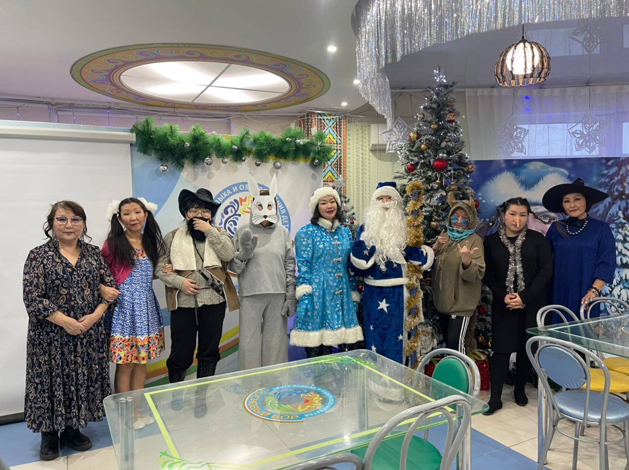 Сотрудники «ДТК – центр чтения» организовали новогоднее представление для детей мобилизованных