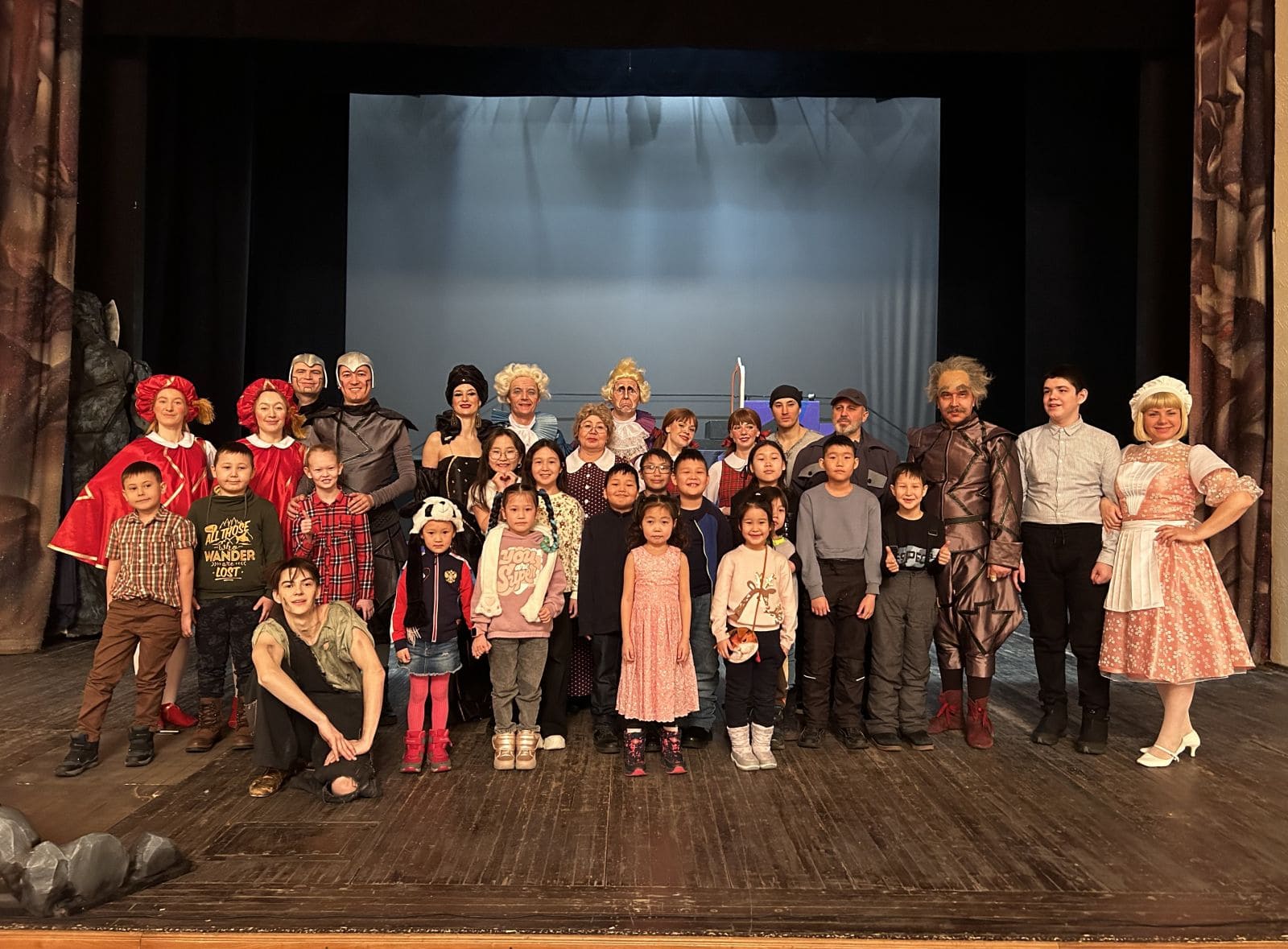 Юные читатели ДТК совершили путешествие в Зазеркалье