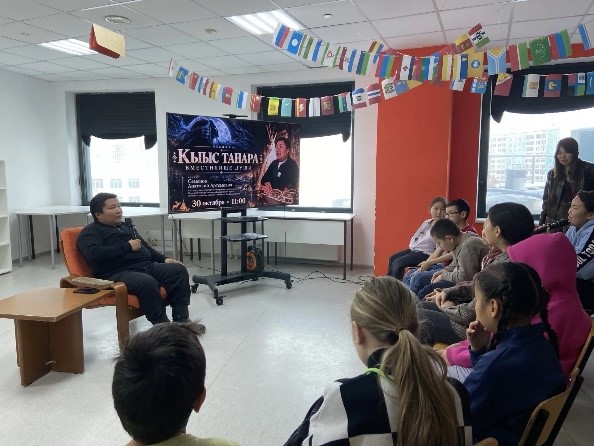 Юным читателям раскрыли тайны ритуальной куклы «Кыыс таҥара»